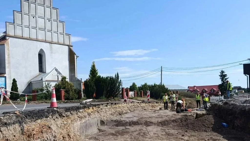 Цвинтар під асфальтом: у Куликові на Львівщині перепоховали останки 65 людей 6