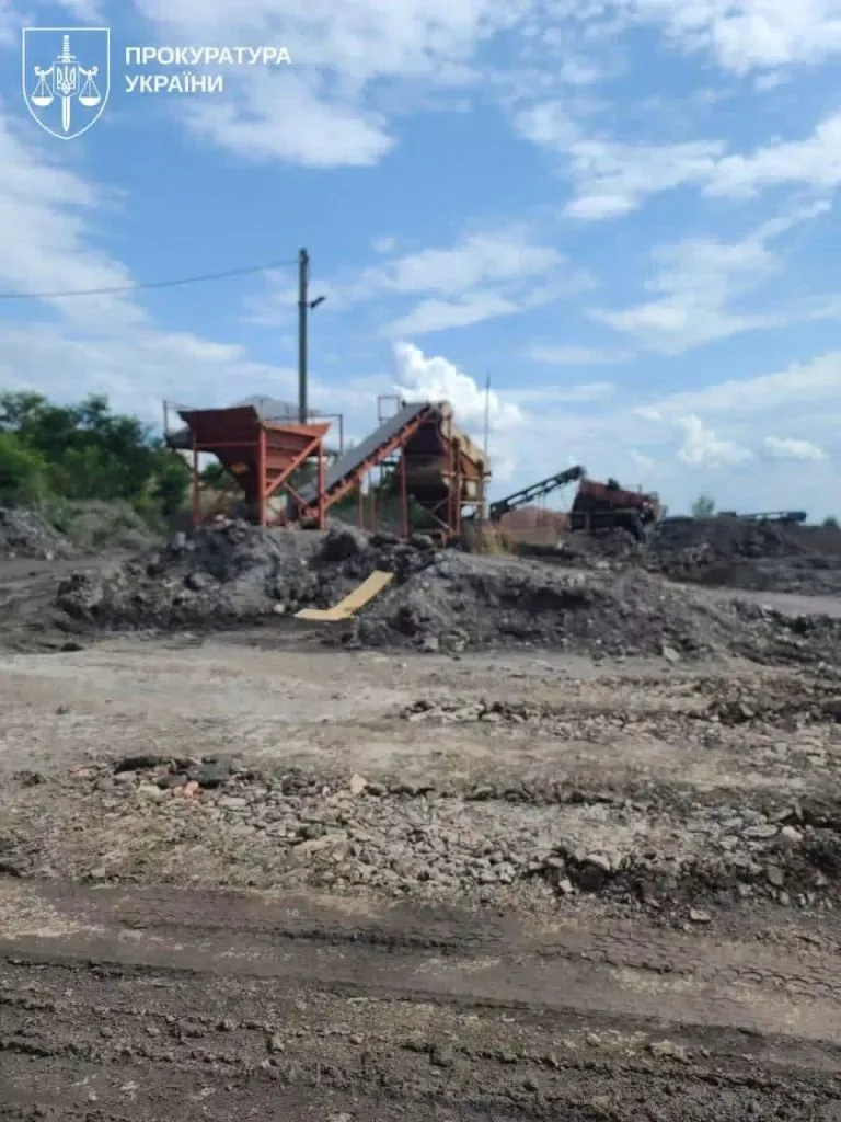 На Волині директору підприємства оголосили нову підозру через продаж незаконно видобутих копалин 1