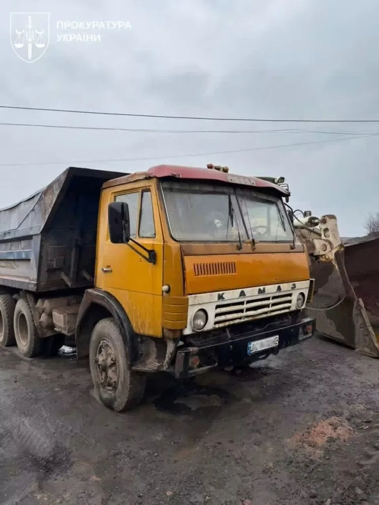 На Волині директору підприємства оголосили нову підозру через продаж незаконно видобутих копалин 7