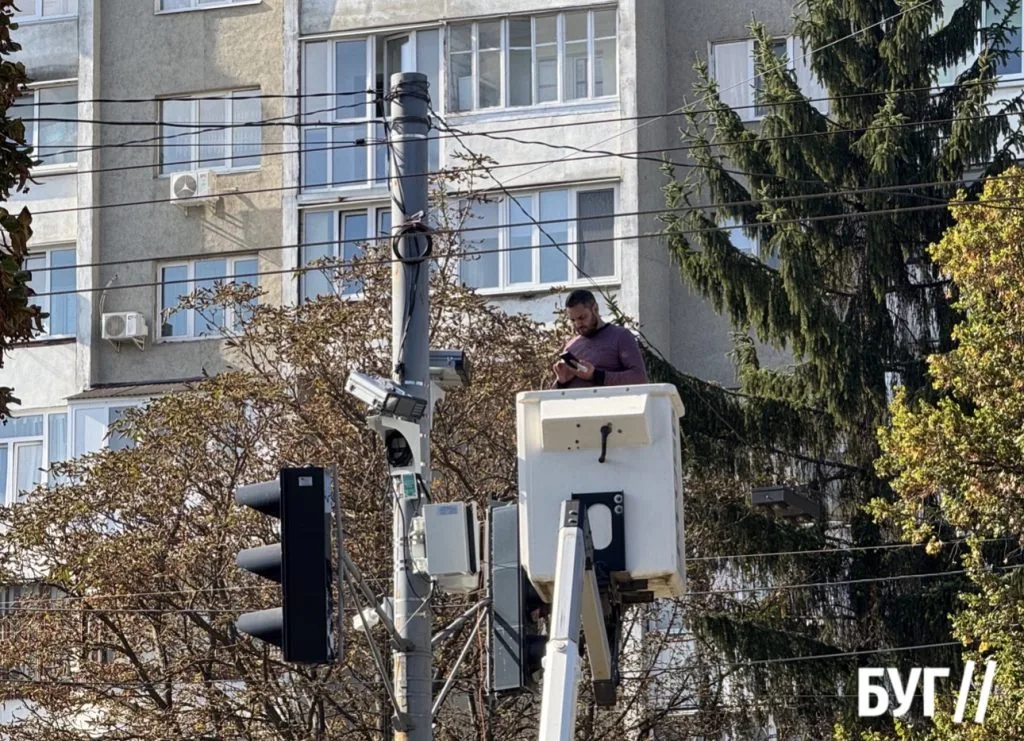На проспекті Соборності в Луцьку встановлюють камери контролю швидкості 1