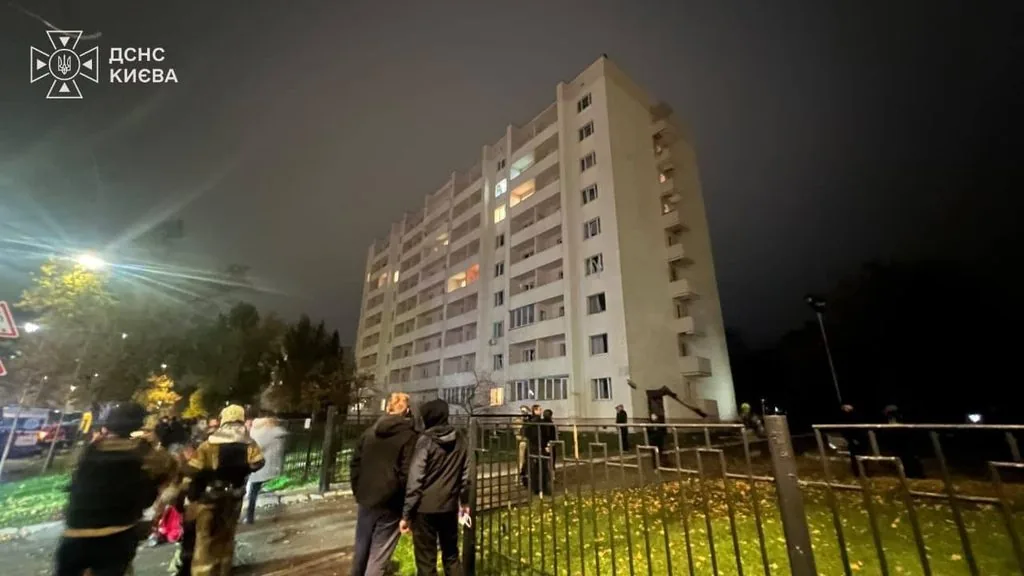 Росія двічі атакувала Київ балістикою: є загиблий і поранені, пошкоджено Південний міст 5